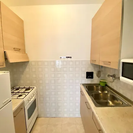 Coastal Getaway With Parking In Μπιμπιόνε